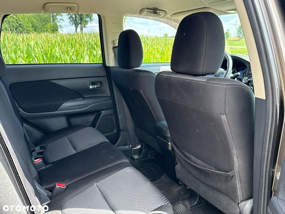 Mitsubishi Outlander 2.0 Intense Comfort 4WD CVT - 20