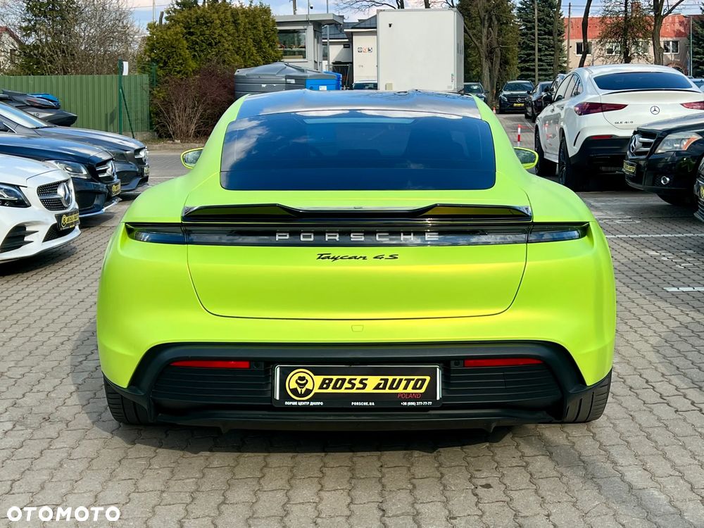 Porsche Taycan 4S - 7