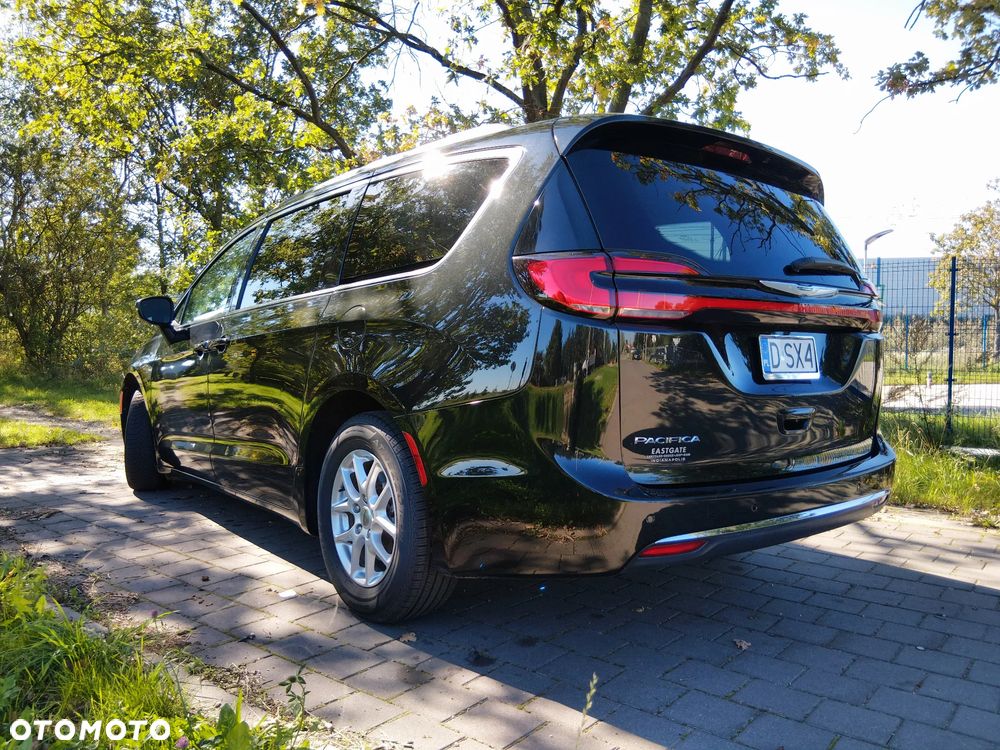 Chrysler Pacifica - 3