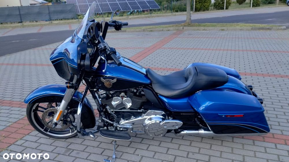 Harley-Davidson CVO Street Glide - 10