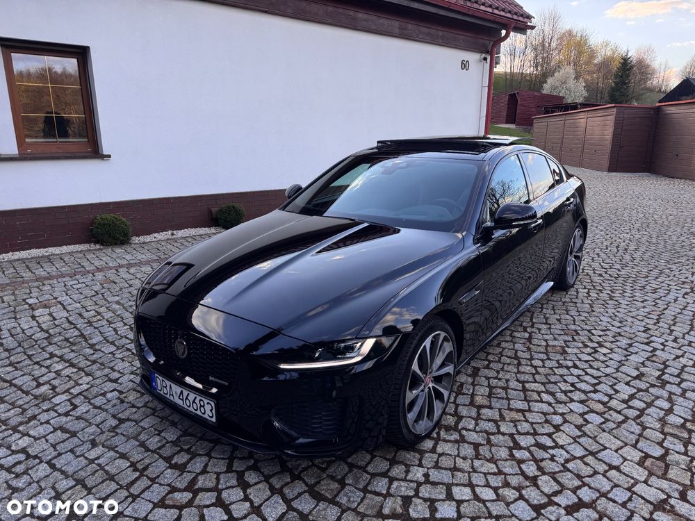 Jaguar XE 2.0 D180 AWD R-Dynamic HSE - 2