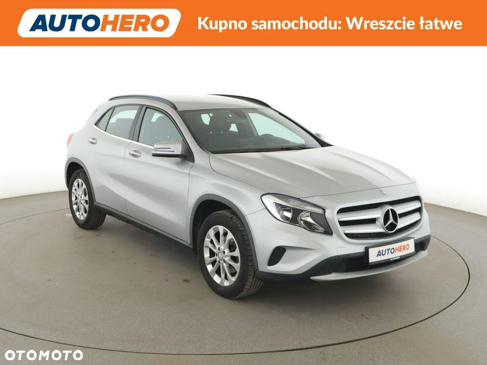 Mercedes-Benz GLA 200 7G-DCT - 11