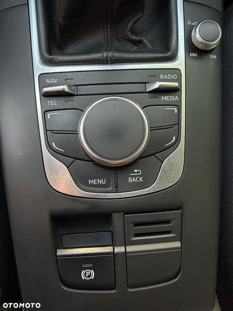 Audi A3 Sportback 2.0 TDI - 24