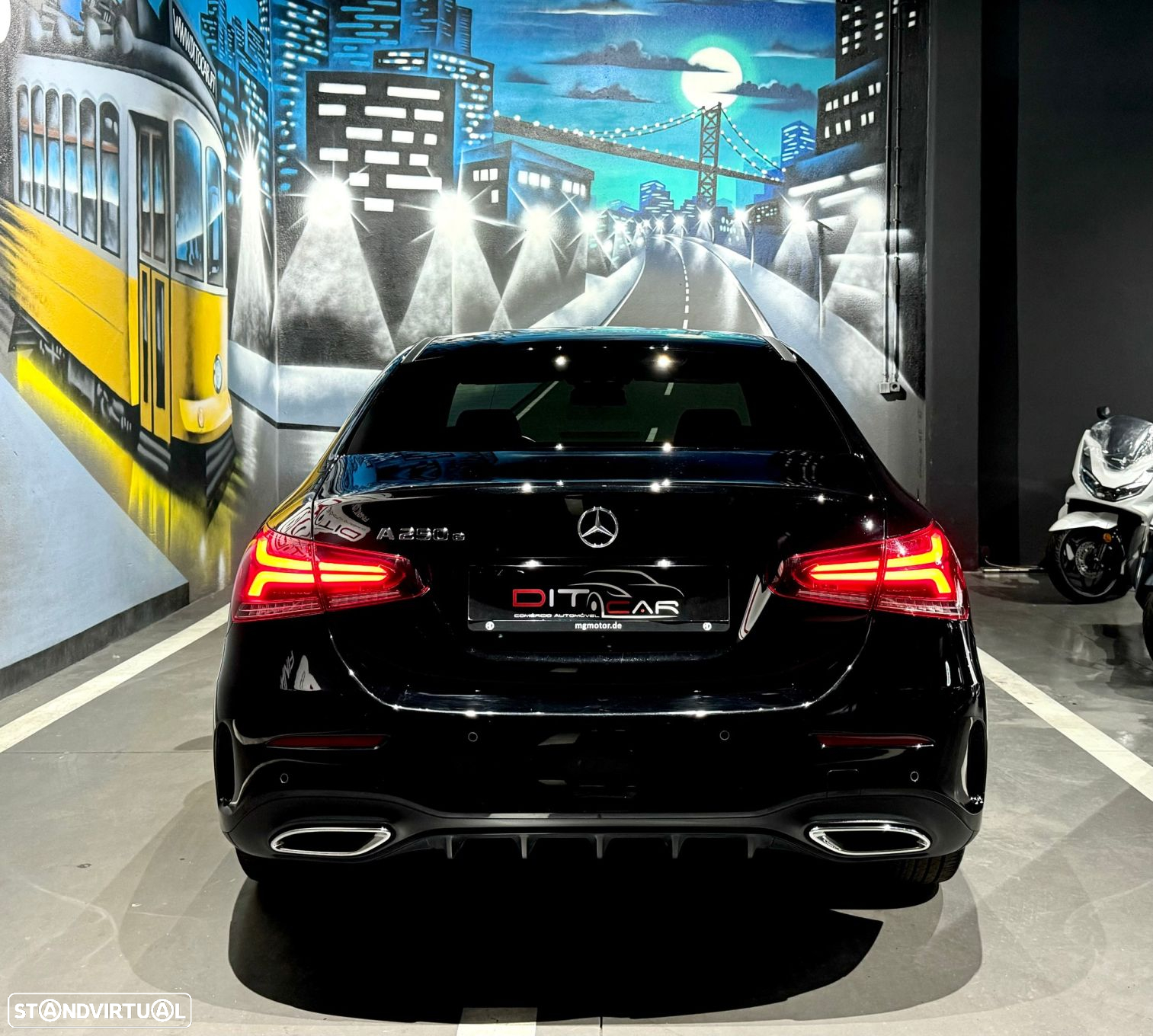 Mercedes-Benz A 250 Limousine e AMG Line - 10