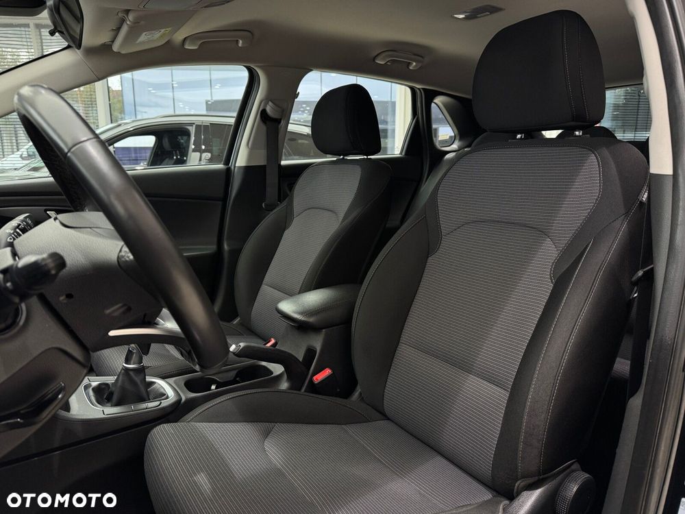 Hyundai i30 1.5 DPI Classic + - 10