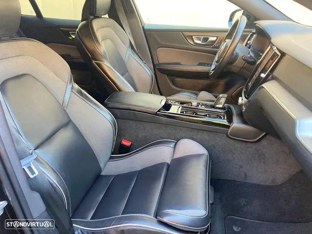 Volvo V60 2.0 T6 AWD TE Plus Dark - 39