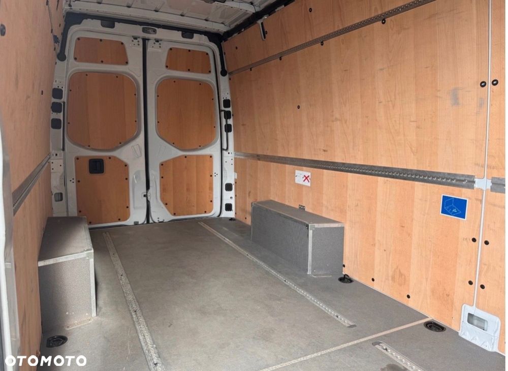 Mercedes-Benz Sprinter - 7