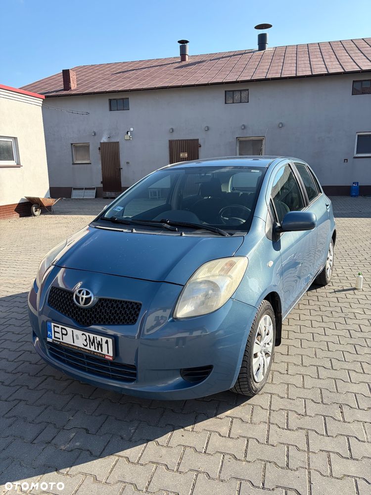 Toyota Yaris - 1