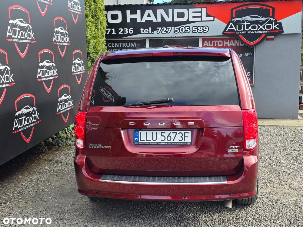 Dodge Grand Caravan - 8