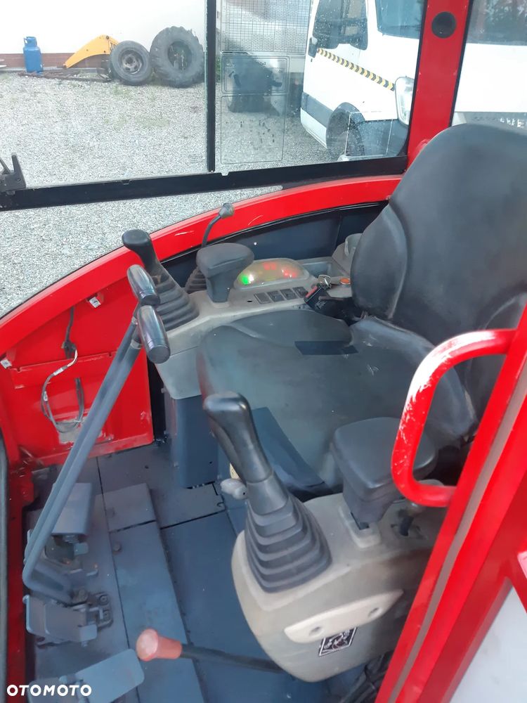Hyundai R16.9 - 3