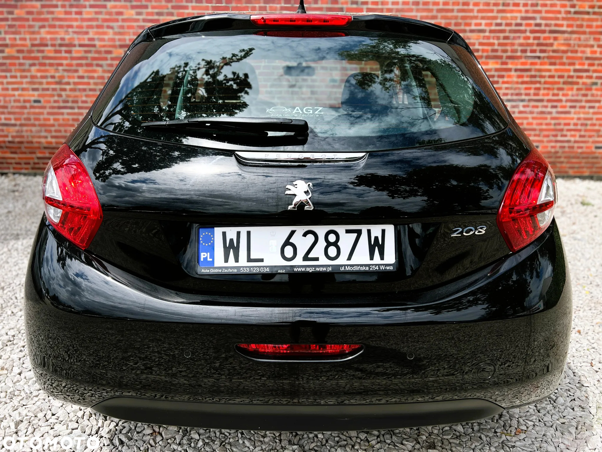 Peugeot 208 - 33