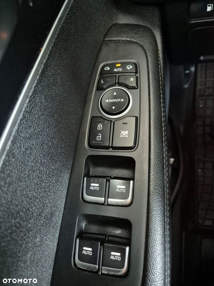 Kia Sorento - 9