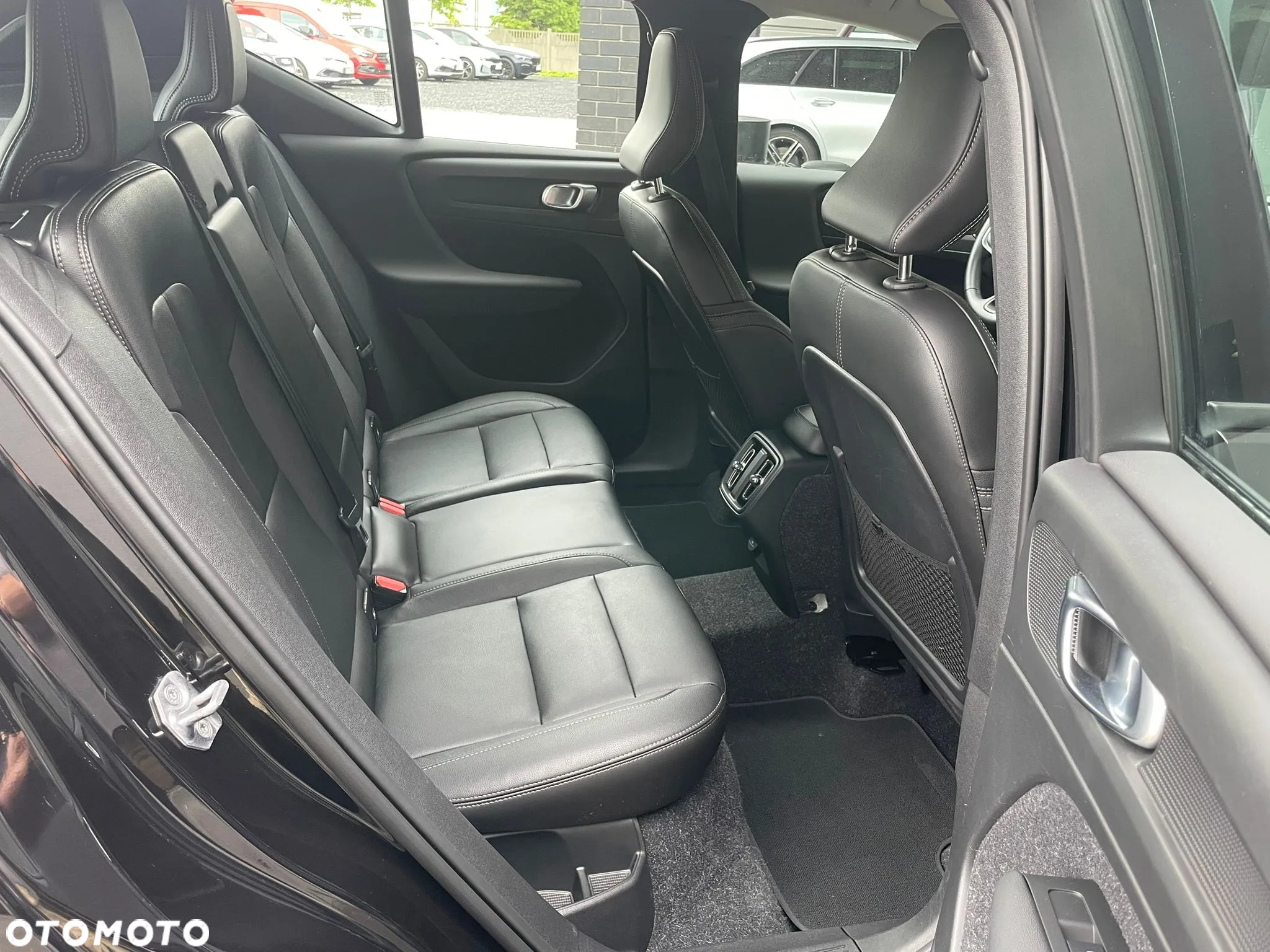 Volvo XC 40 T4 Momentum Pro - 25