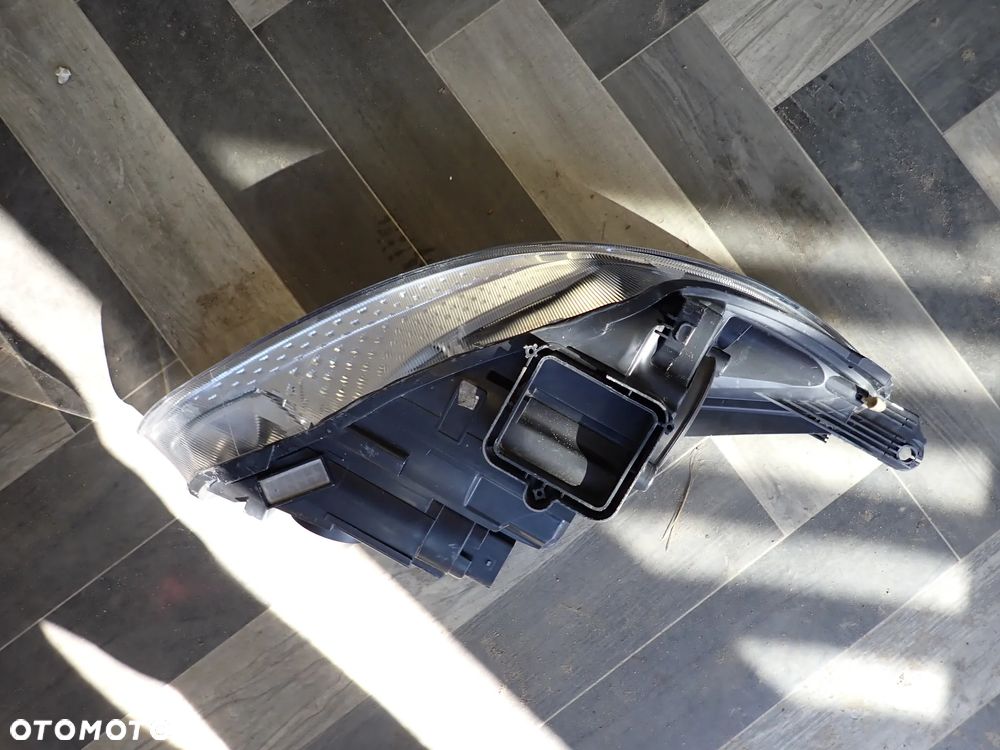 FORD FOCUS III LIFT LAMPA LEWY PRZÓD - 5