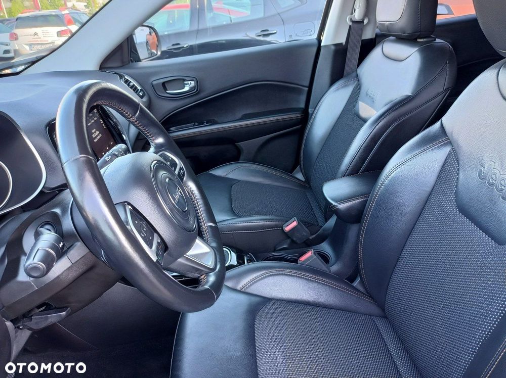 Jeep Compass - 14