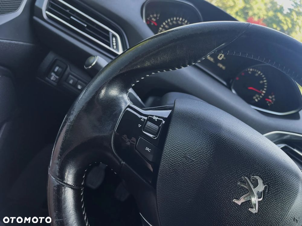 Peugeot 308 SW BlueHDi 120 Stop & Start Allure - 23