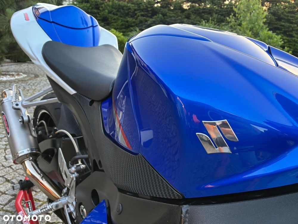Suzuki GSX-R - 15