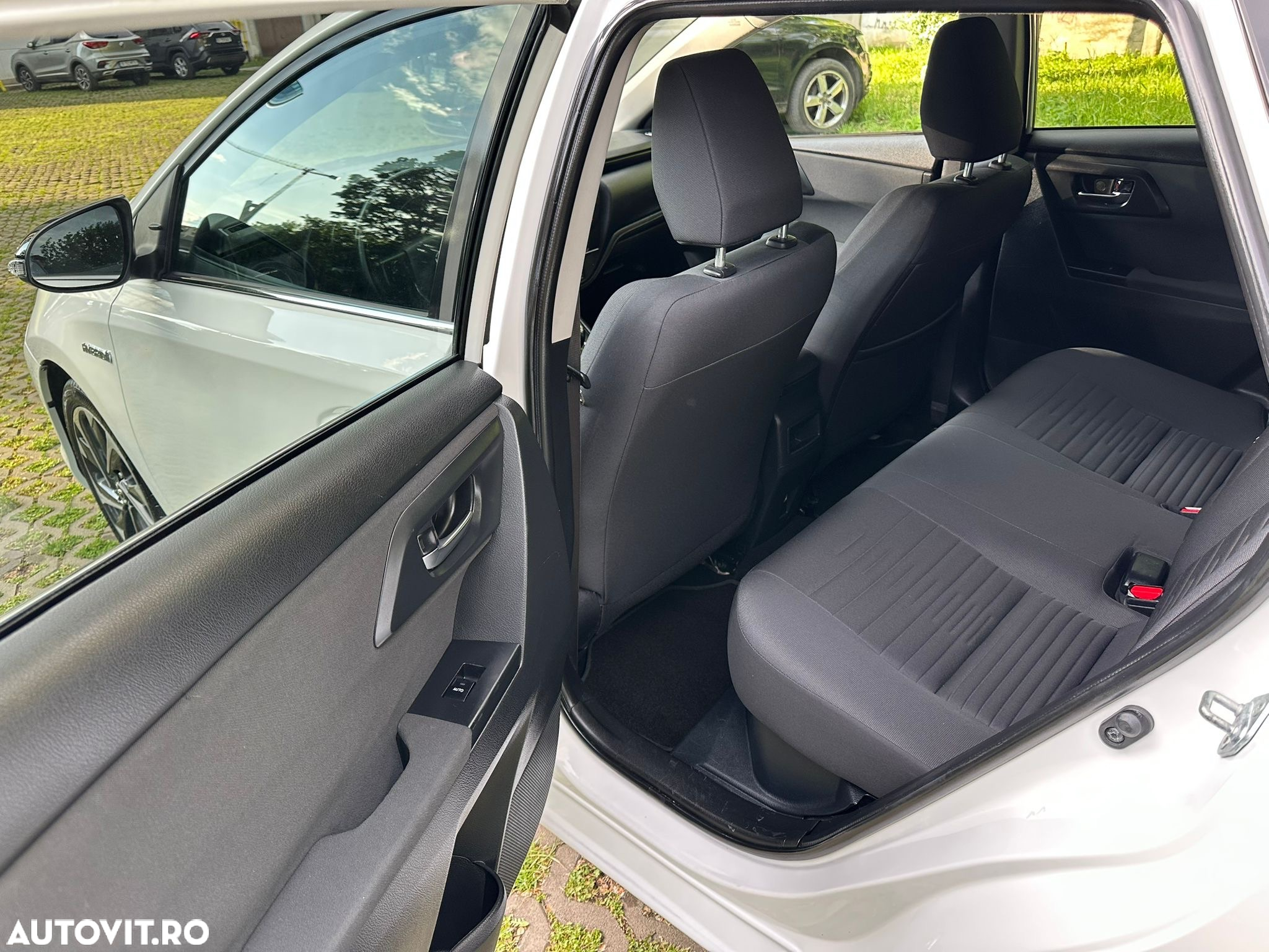 Toyota Auris 1.8 VVT-i Hybrid Automatik Style Selection - 17