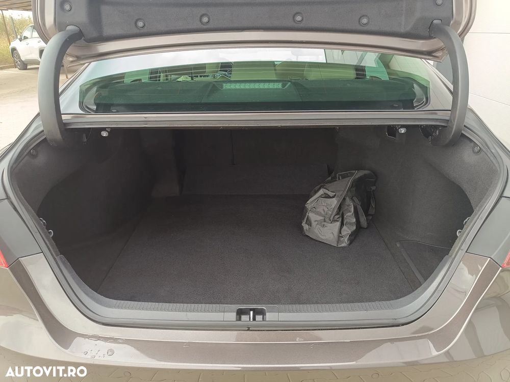 Toyota Camry Executive - 5