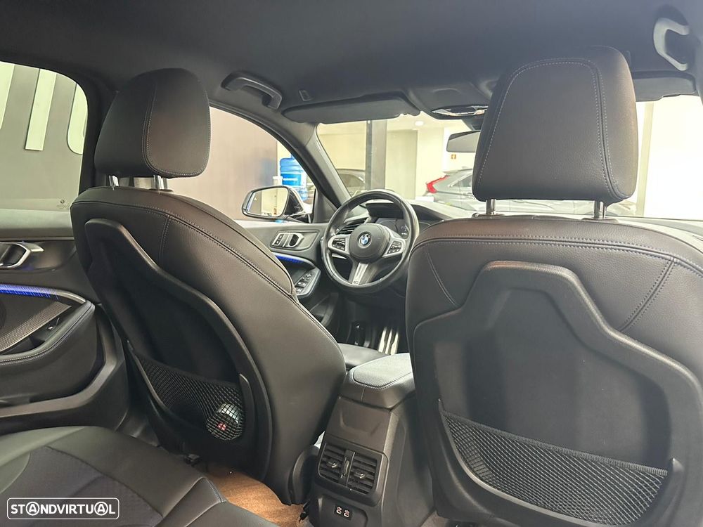 BMW 116 d Pack 50 anos M Auto - 26