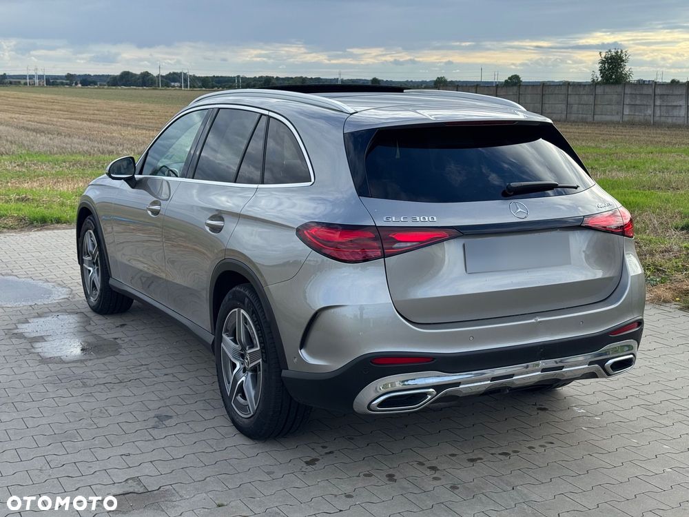 Mercedes-Benz GLC 300 4Matic 9G-TRONIC AMG Line Plus - 20