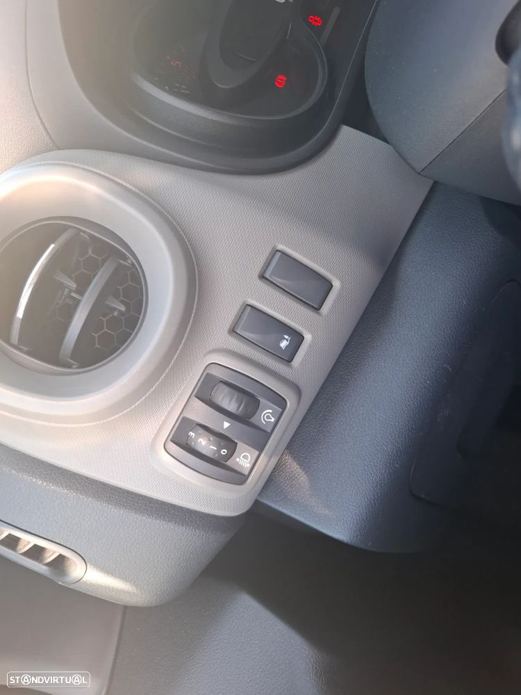 Renault TRAFIC 1.6DCI L2H2 C/MOTOR FRIO ESTRADA E PARQUE - 16