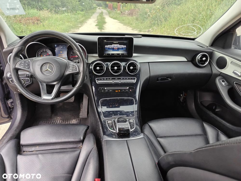 Mercedes-Benz Klasa C 300 7G-TRONIC Exclusive - 3