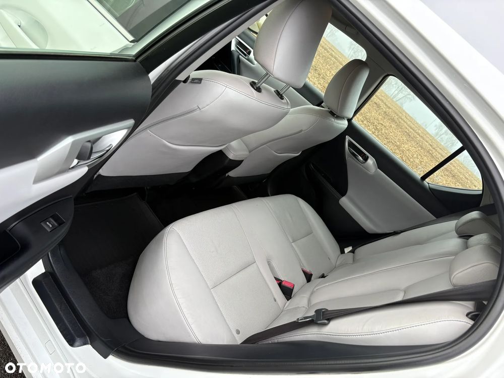 Lexus CT 200h Prestige - 12