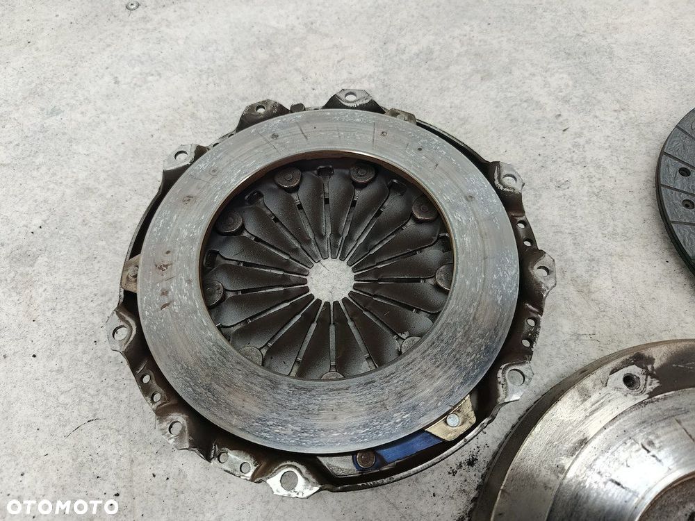 SPRZĘGŁO KOMPLETNE CITROEN C4 GRAND PICASSO I C0705046  C0702753 701501 - 3