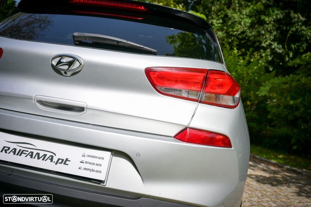 Hyundai i30 1.6 CRDI STyle+Navi - 18