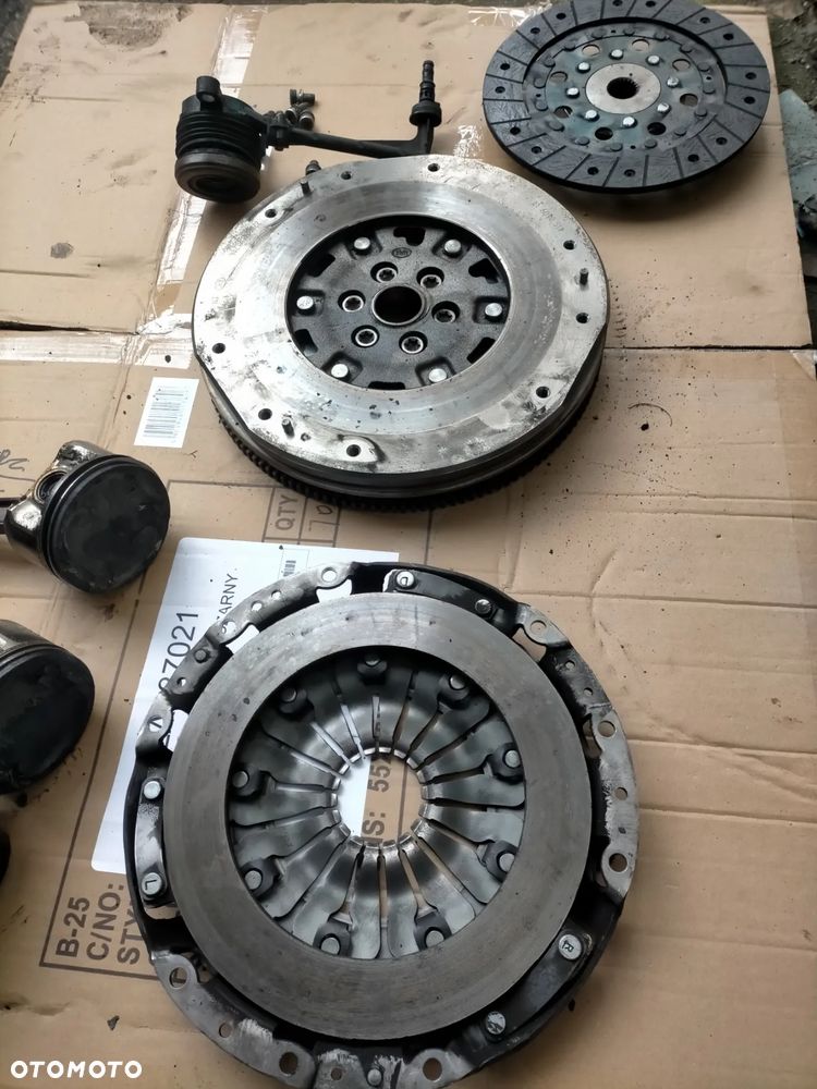 Kompletne sprzęgło docisk tarcza wysprzeglik RENAULT LAGUNA III 2.0 16V M4R704 - 4