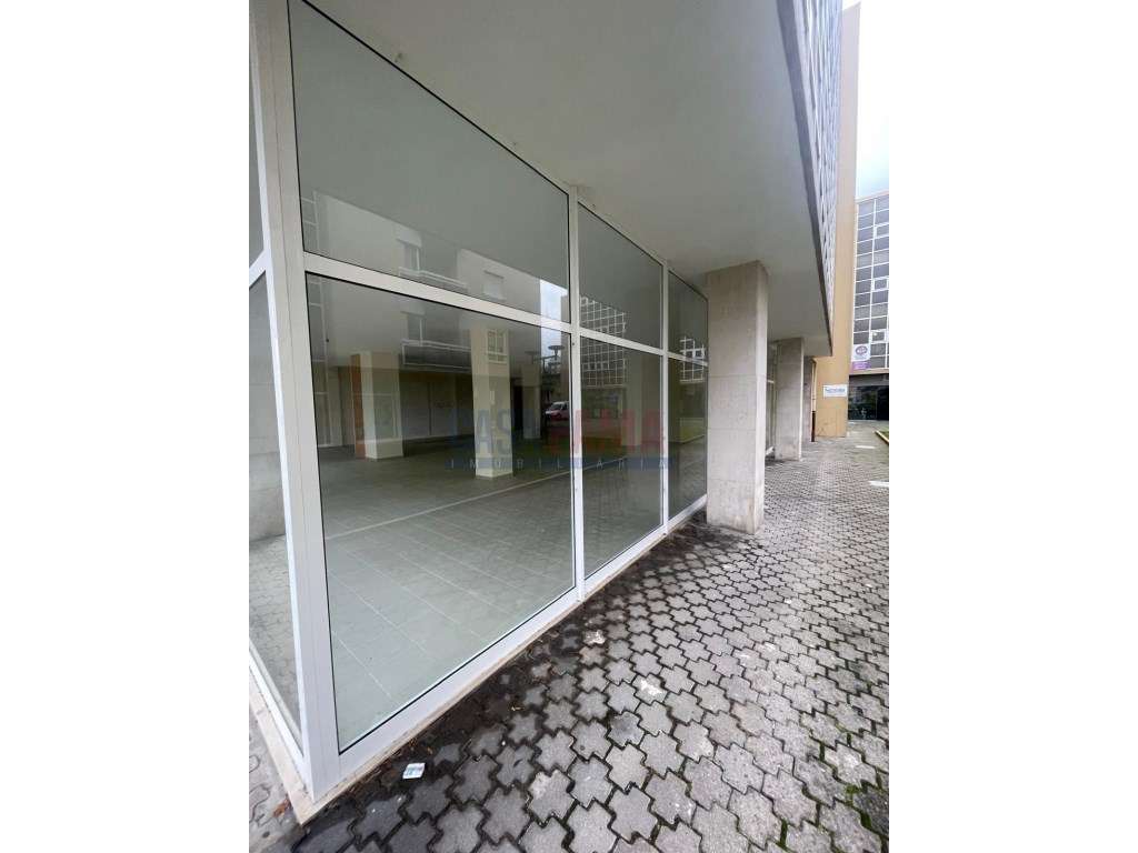 Loja para aluguer no centro Santo Tirso - Grande imagem: 2/25