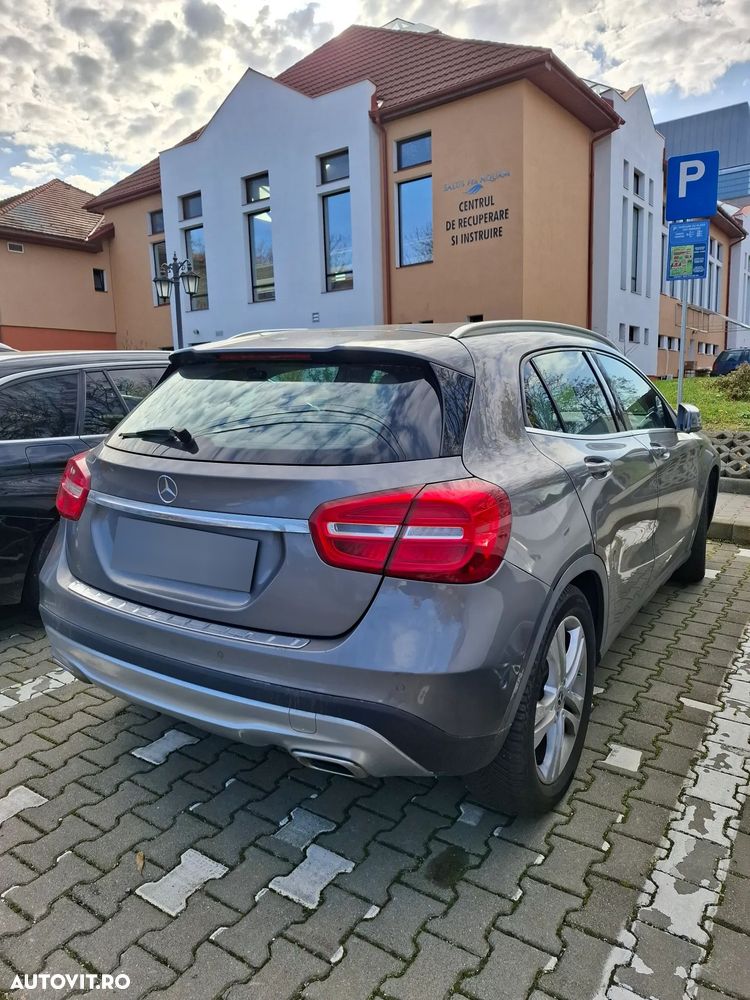 Mercedes-Benz GLA - 17