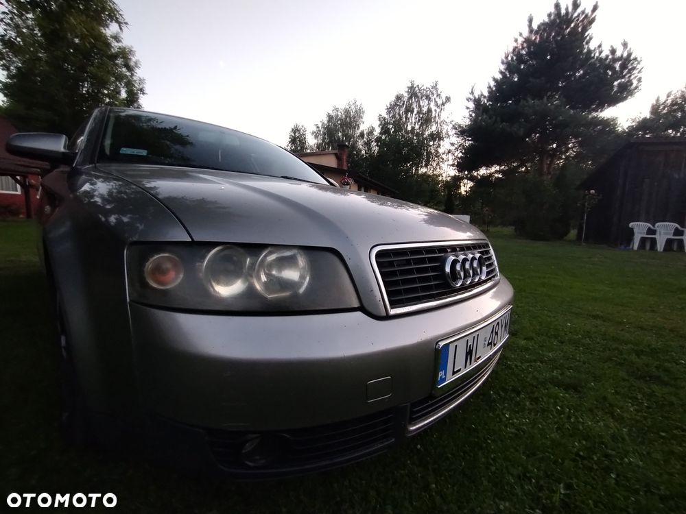 Audi A4 Limousine - 4