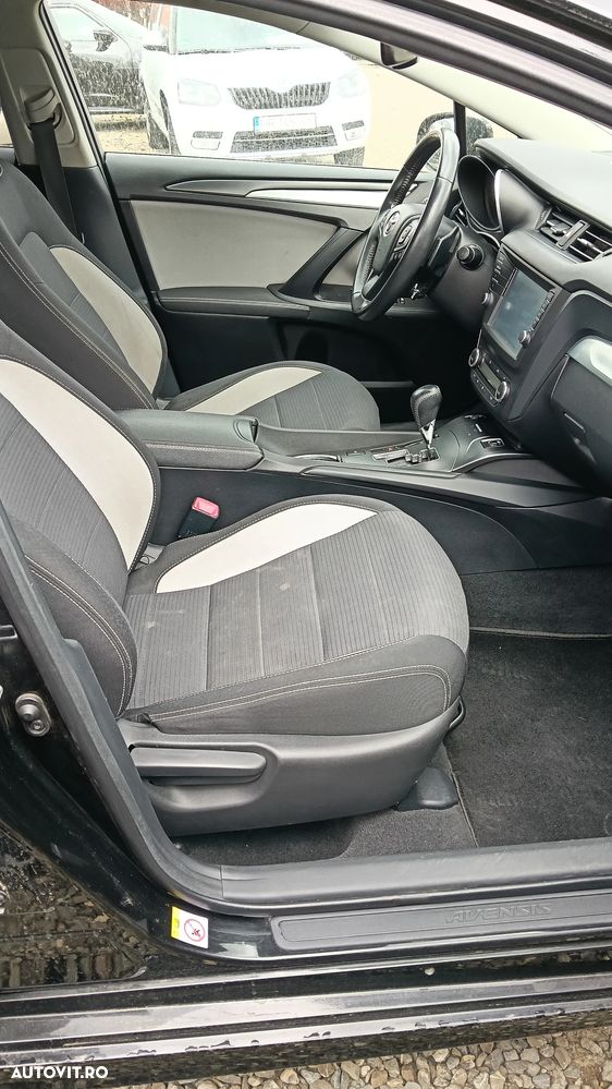 Toyota Avensis - 12