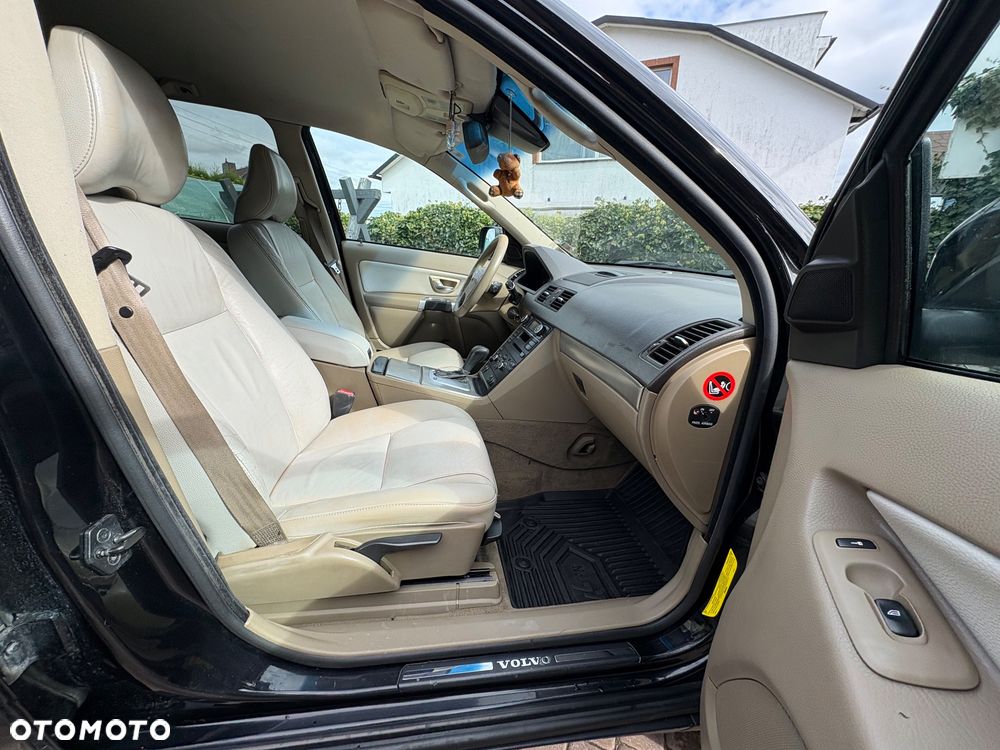 Volvo XC 90 - 9