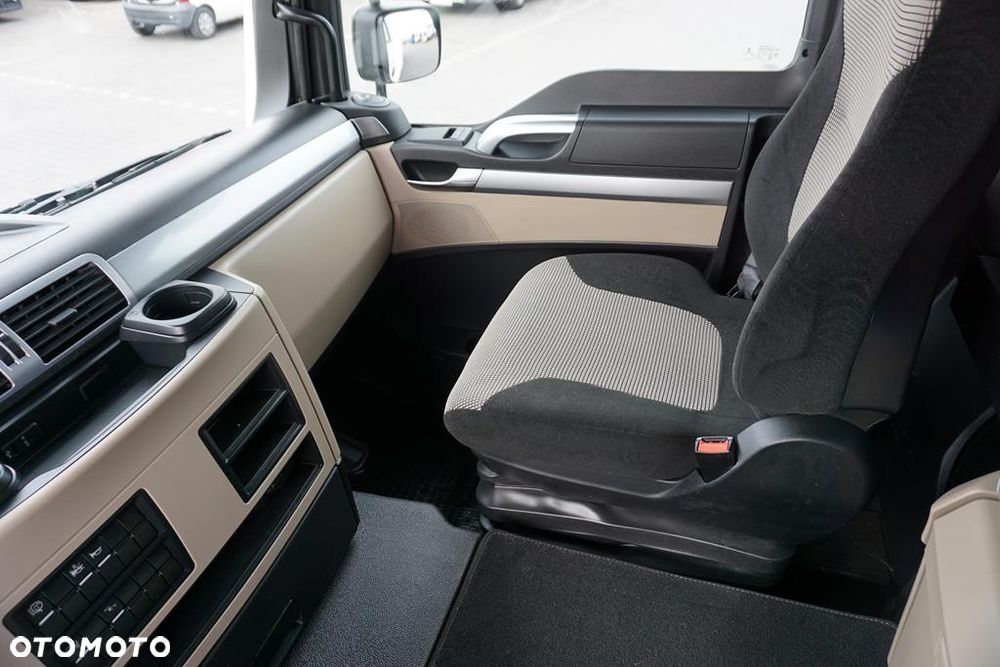 MAN TGM / 18.290 / EURO 6 / IZOTERMA + WINDA / 18 PALET / OTWIERANY BOK - 40