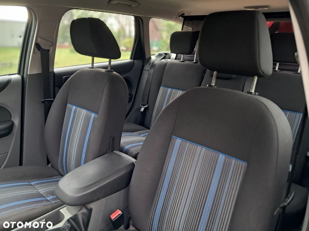 Ford Focus 1.6 TDCi Ambiente - 8