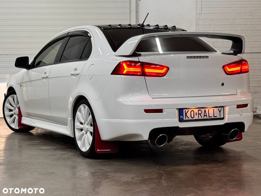 Mitsubishi Lancer - 10