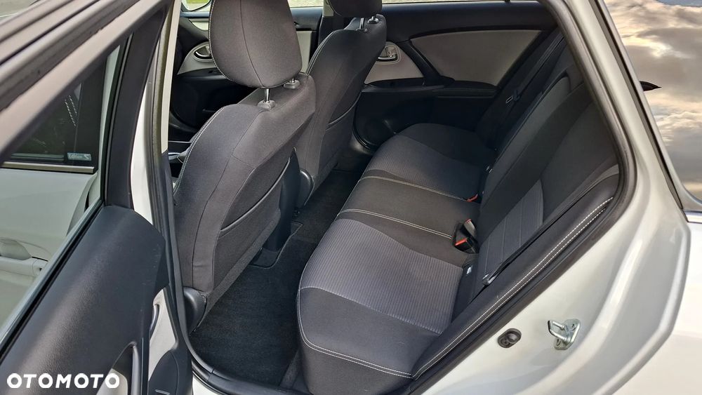 Toyota Avensis 2.0 D-4D Premium - 25