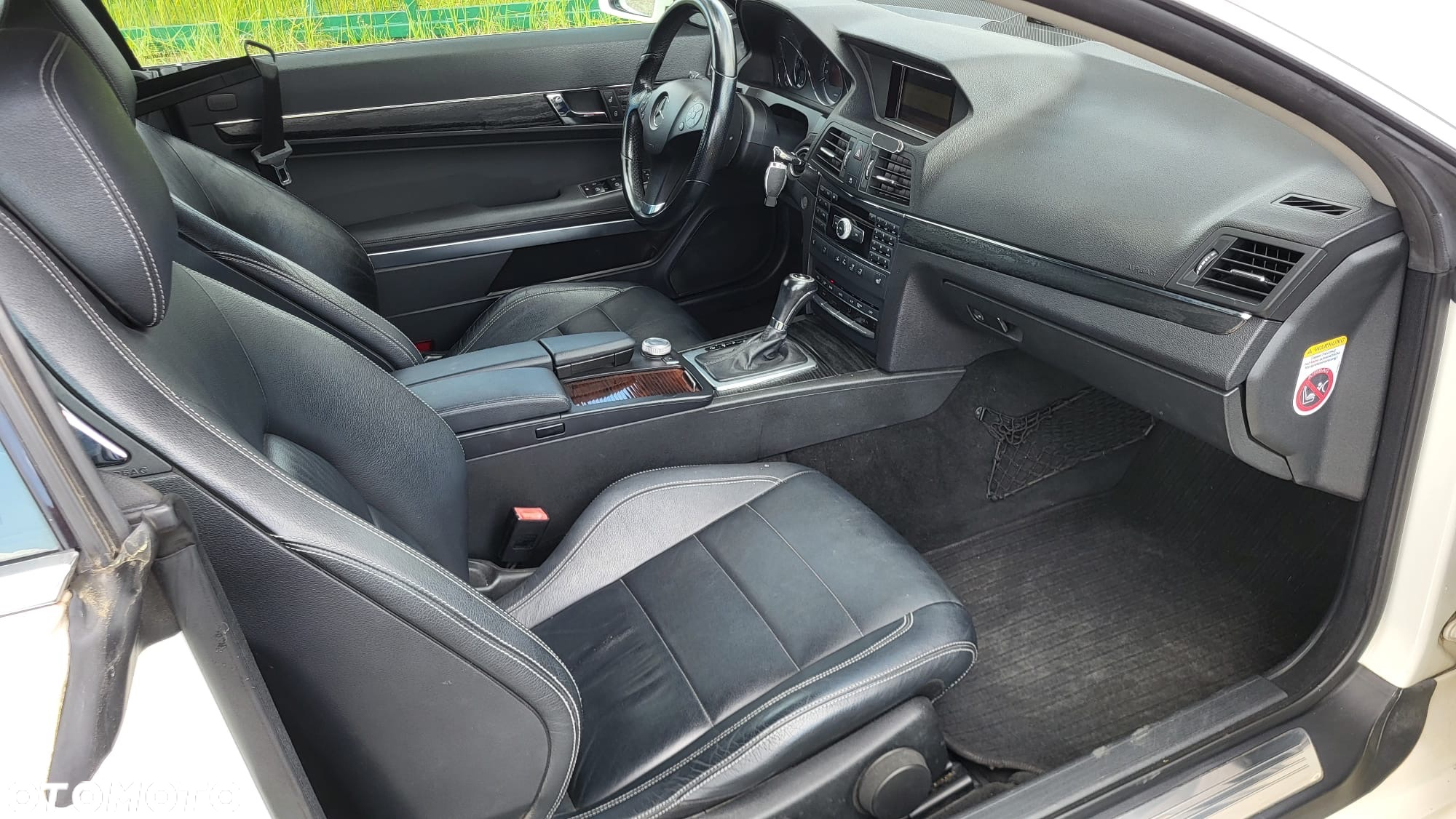 Mercedes-Benz Klasa E 250 CGI Cabrio BlueEFFICIENCY Automatik Avantgarde - 7