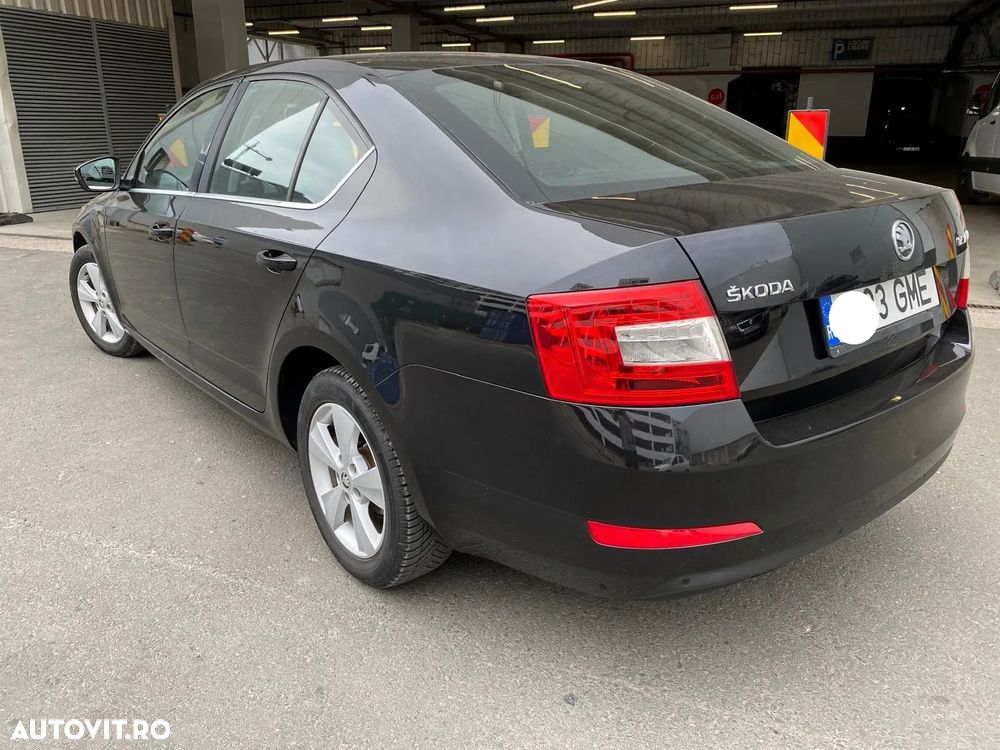 Skoda Octavia 1.6 TDI DSG Ambition - 9