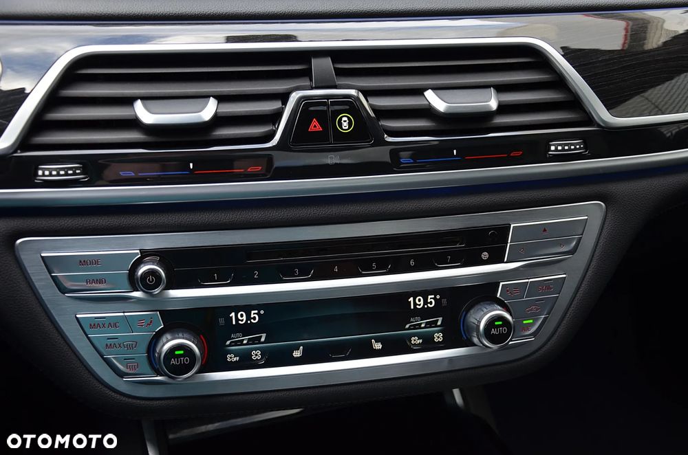 BMW Seria 7 740Li - 30