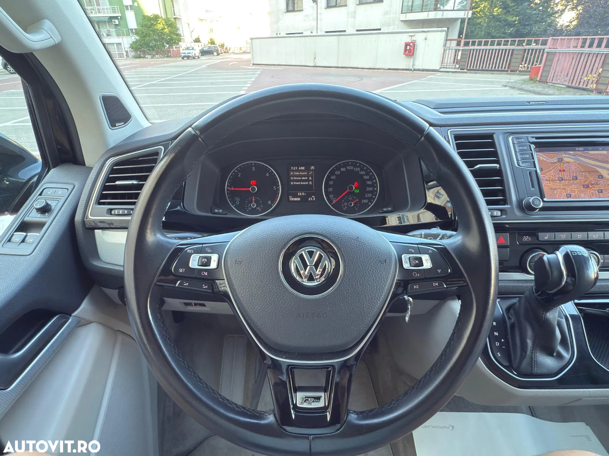Volkswagen Multivan - 30