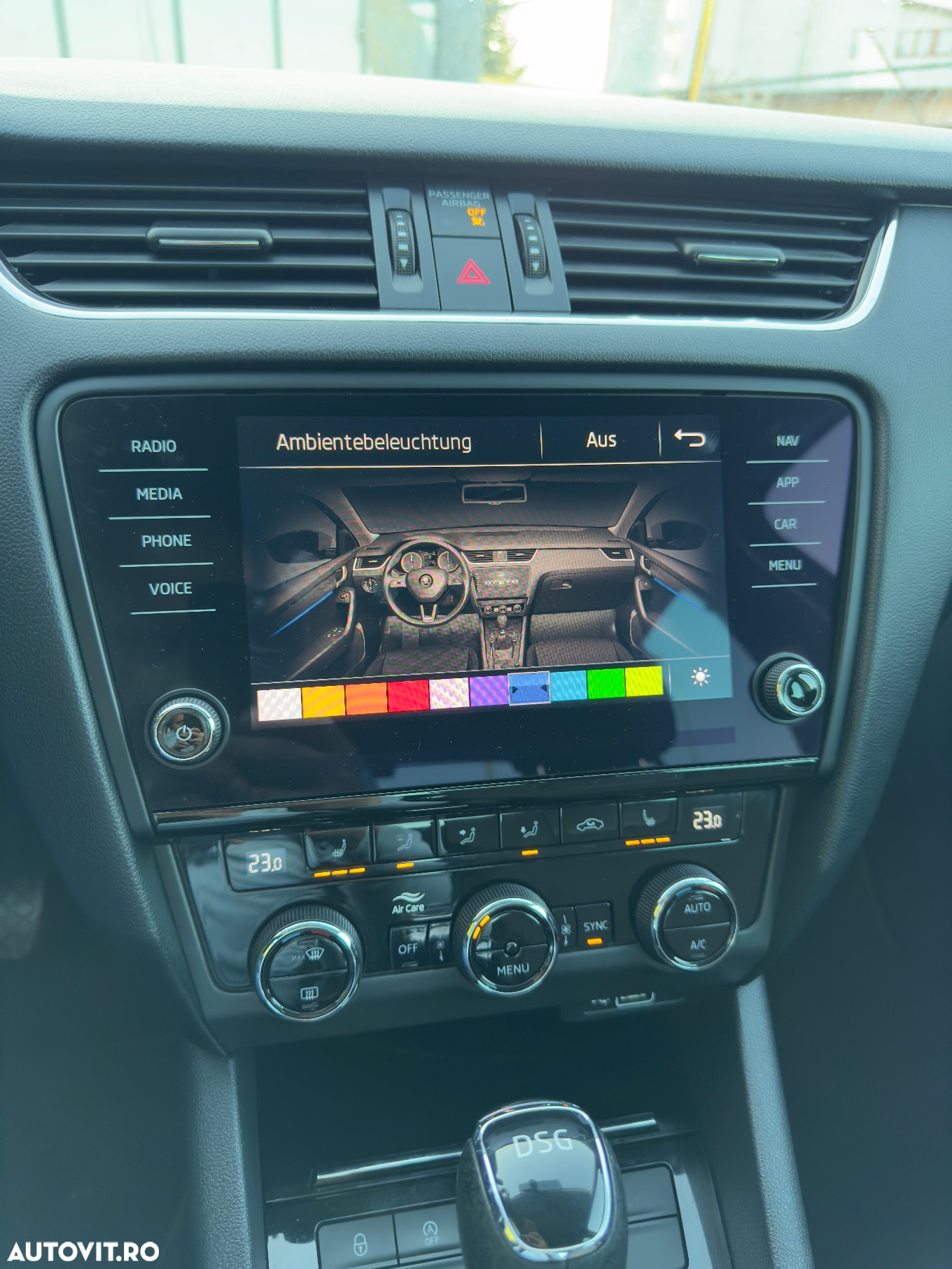 Skoda Octavia 1.6 TDI DSG Style - 27