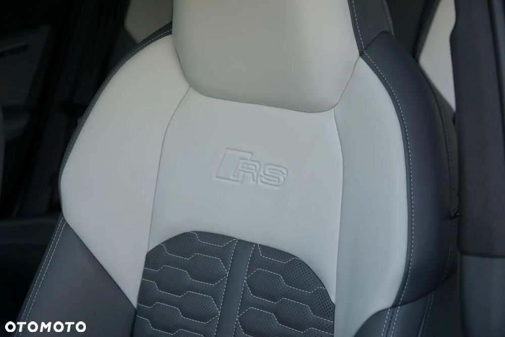 Audi RS6 Avant - 12