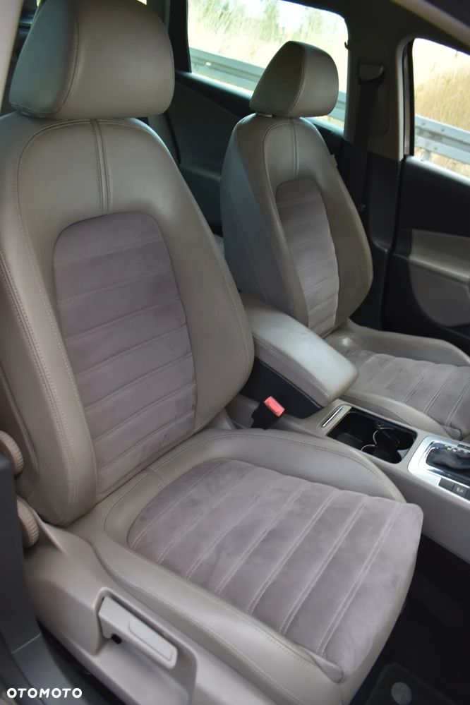 Volkswagen Passat - 34