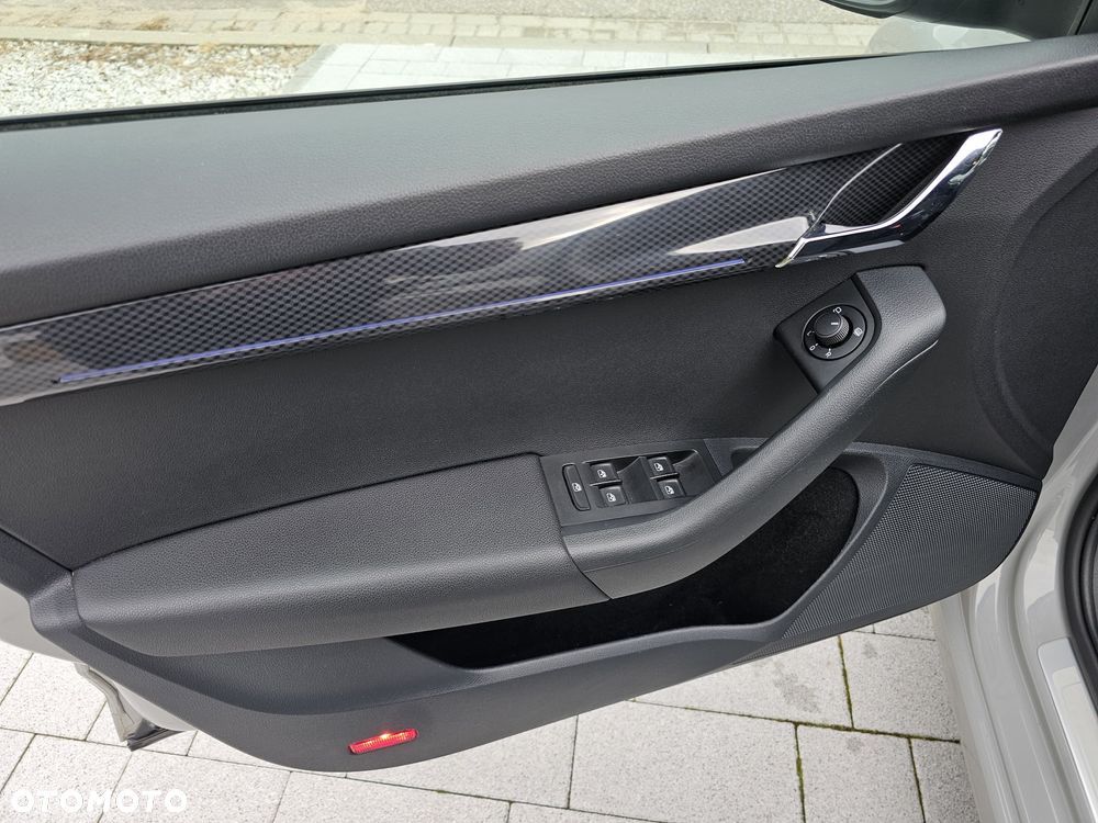 Skoda Octavia 2.0 TDI RS Challenge DSG - 23