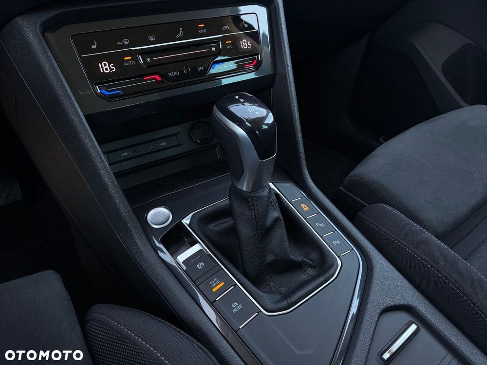 Volkswagen Tiguan 1.5 TSI EVO Elegance DSG - 26