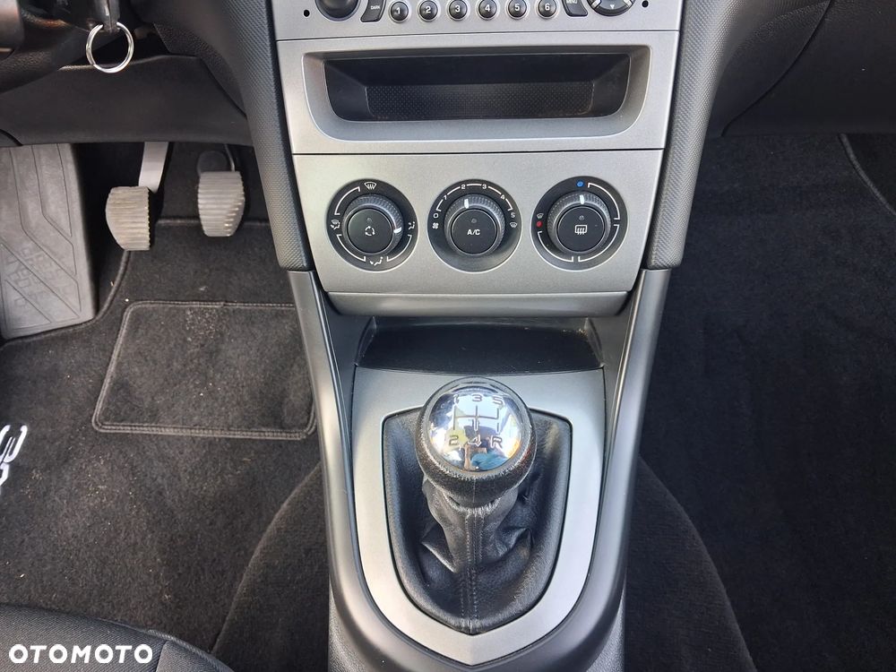 Peugeot 308 1.6 HDi Premium - 20